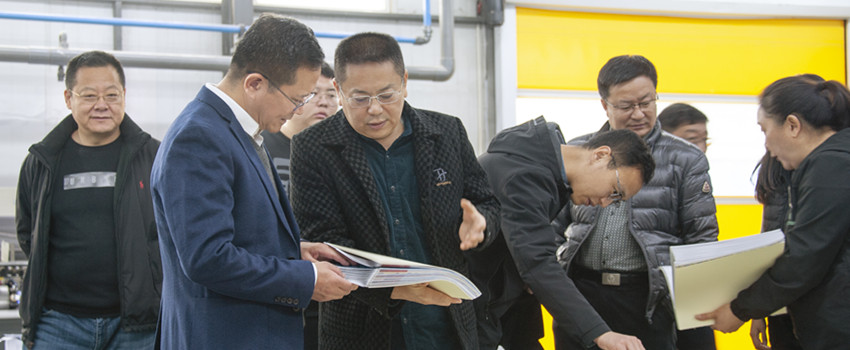 侯景濱走訪印刷、影像市場