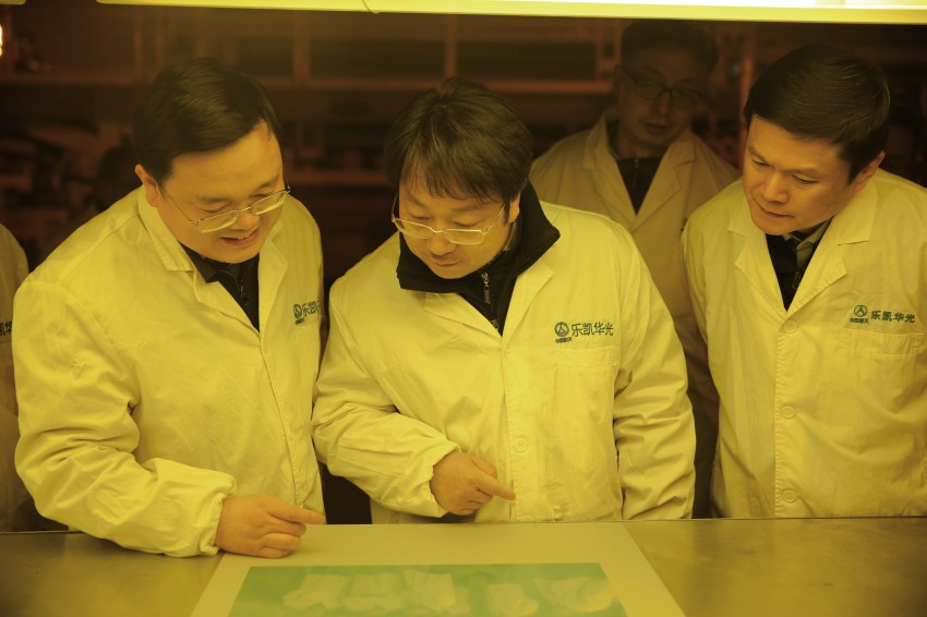 方世力到樂(lè)凱華光檢查指導(dǎo)工作